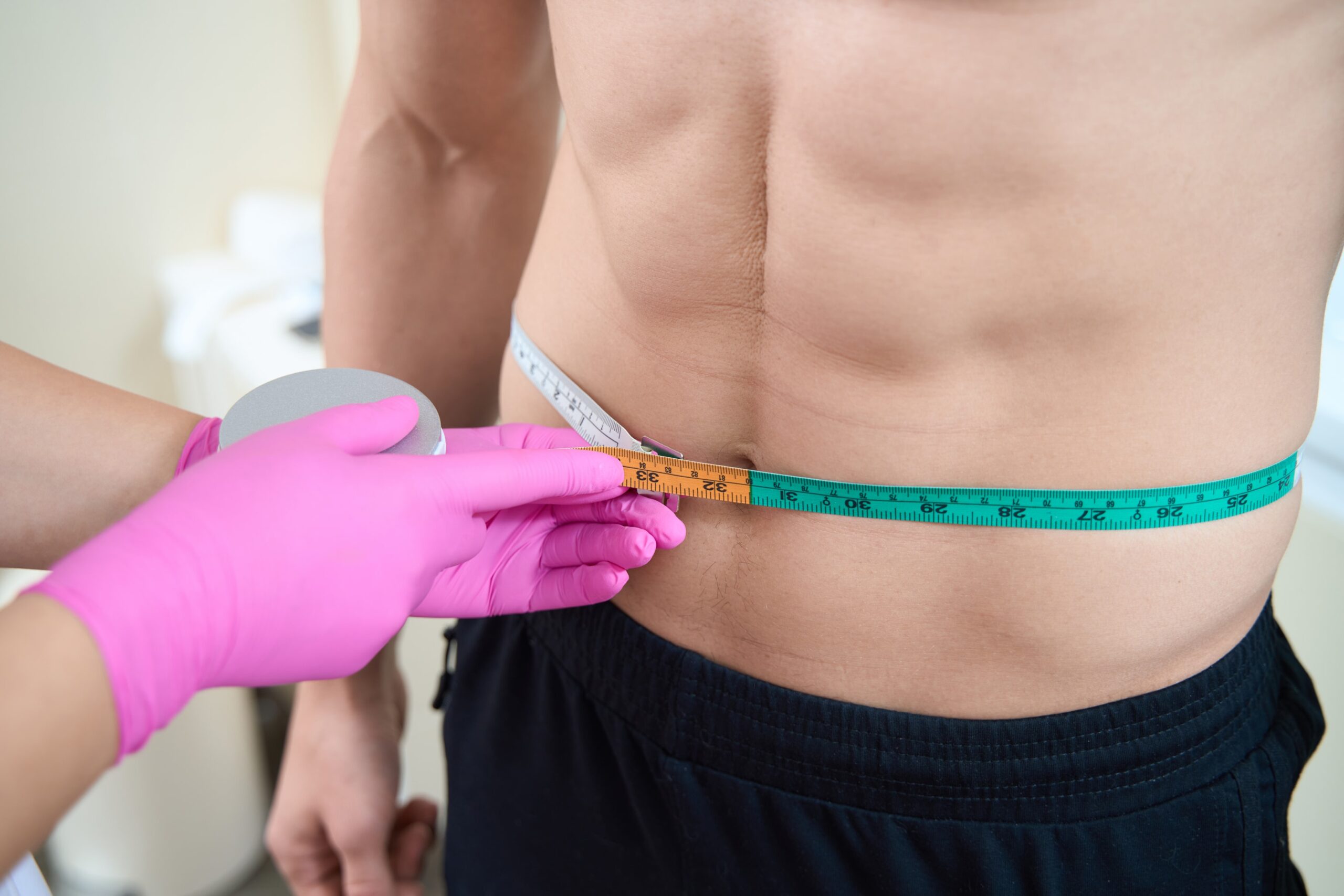 Procedure di liposuzione addominale e i relativi prezzi.