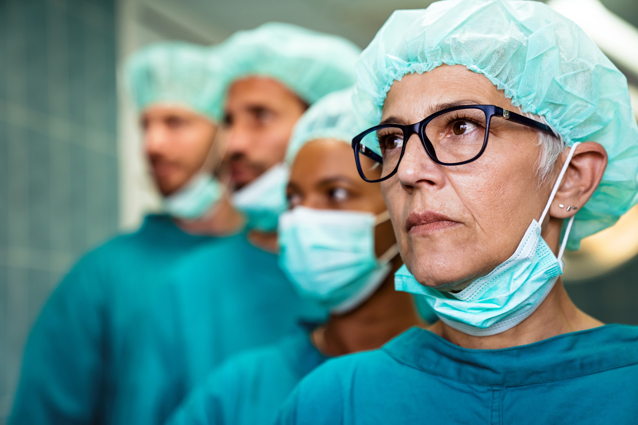 La scelta di un chirurgo esperto, consente di ridurre i possibili rischi della liposuzione.