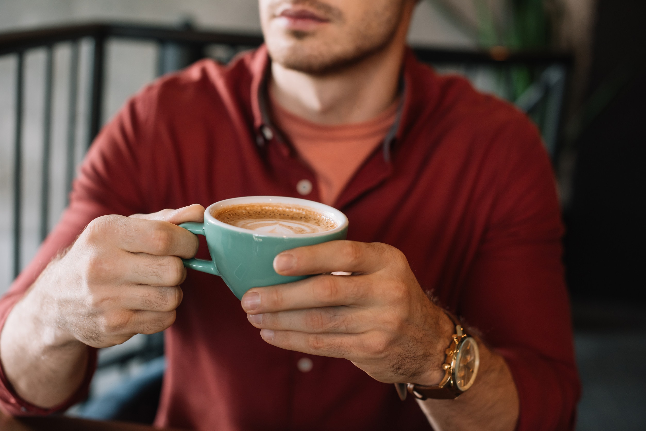 Caffè dopo trapianto capelli: è importante aspettare.